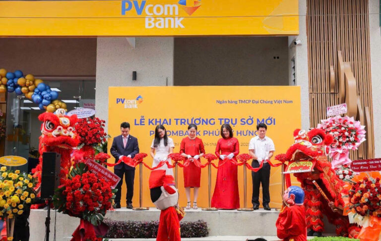 PVcomBank opens new headquarters in Phu My Hung